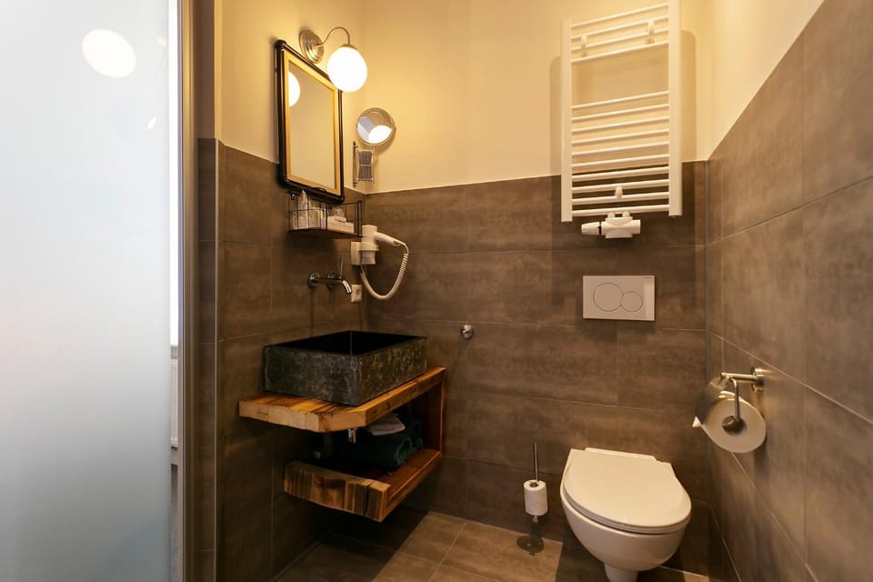 Toilet, Bathroom