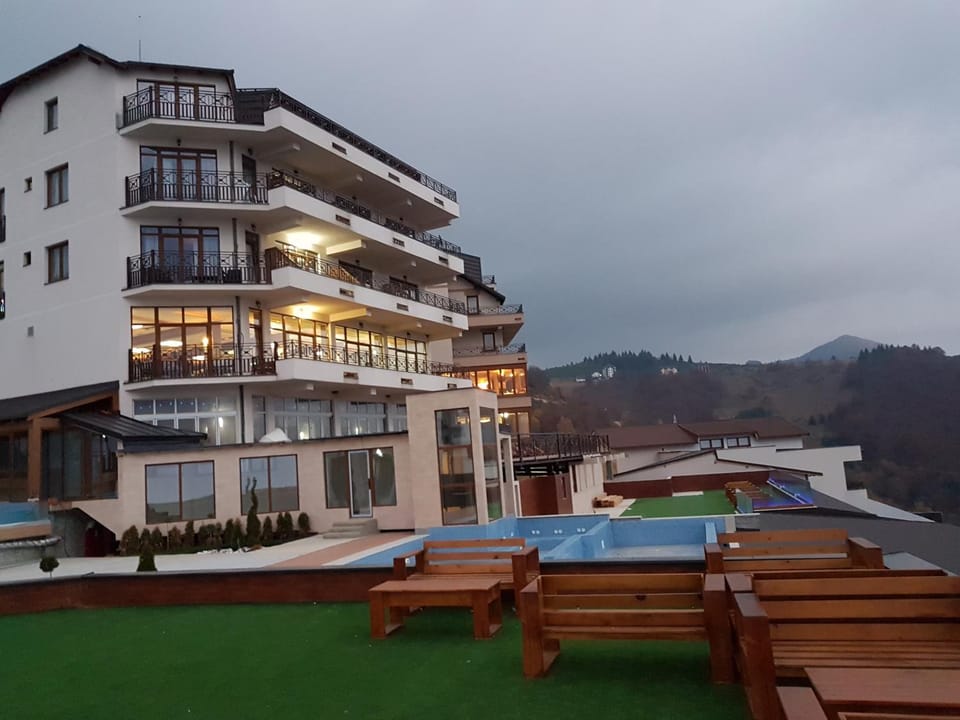 Property building, Swimming pool