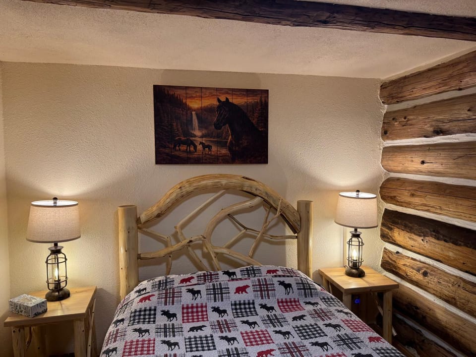 Bed, Photo of the whole room, Bedroom