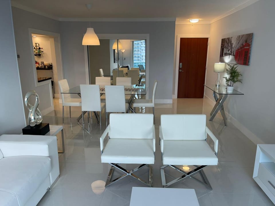 Hollywood on Beach Apartment Apartment in Hollywood Beach