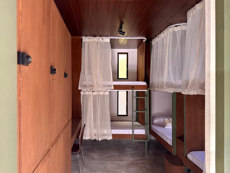 bunk bed, locker