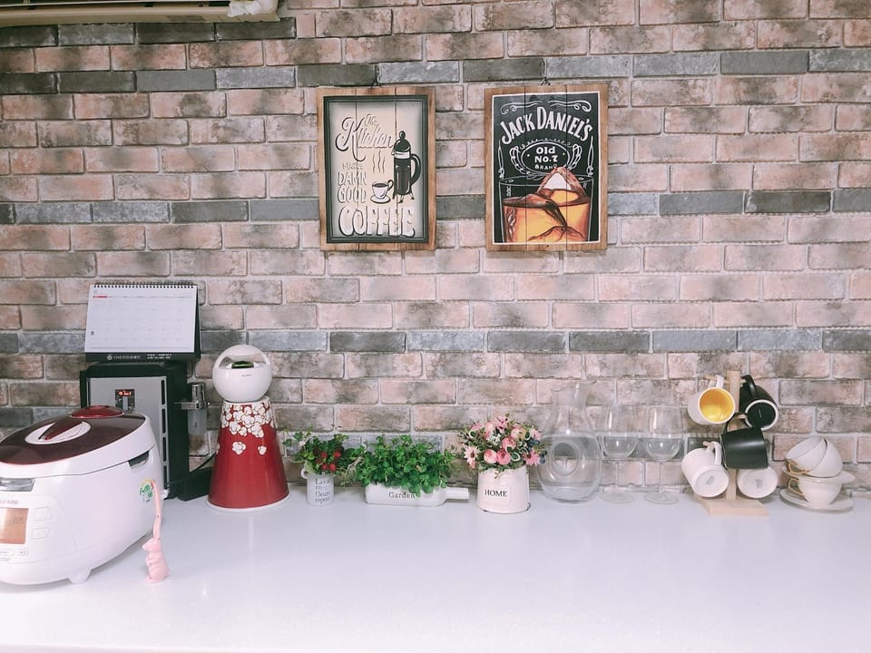 AIRPORT Guesthouse Bed and Breakfast in Busan