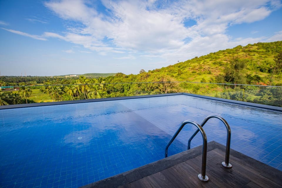 Pool view, Swimming pool, Swimming pool