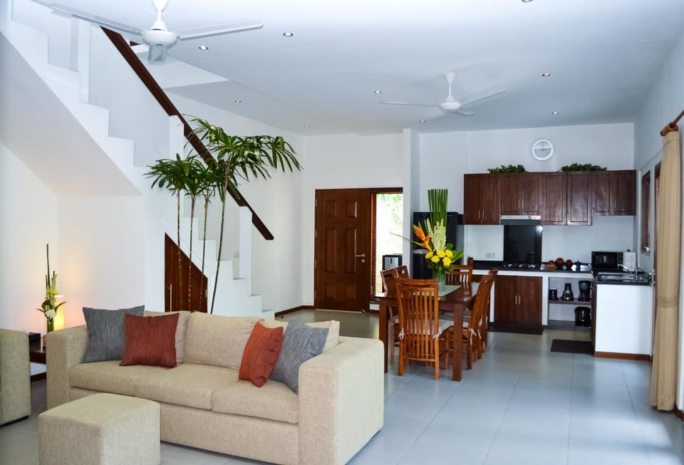 Living room, Dining area