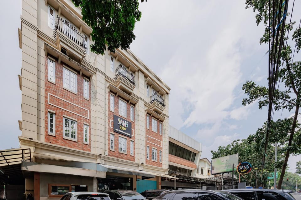 Facade/entrance