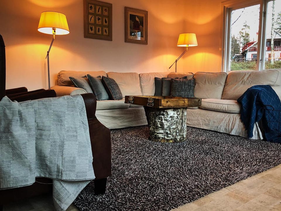 Living room, Seating area