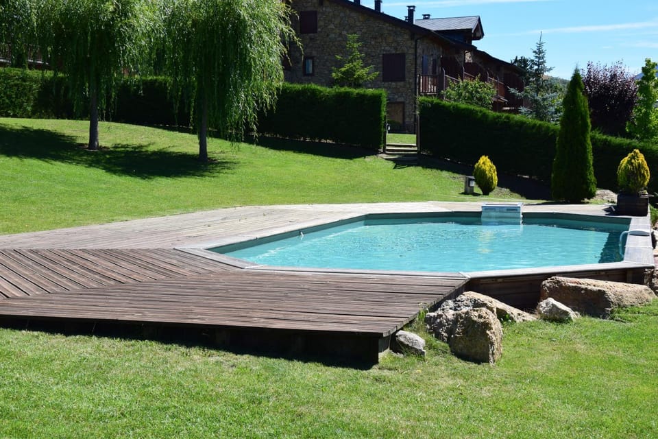 Swimming pool, Swimming pool