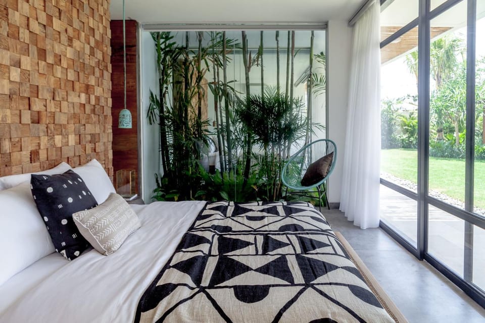 Bed, Photo of the whole room, Seating area, Bedroom, Garden view