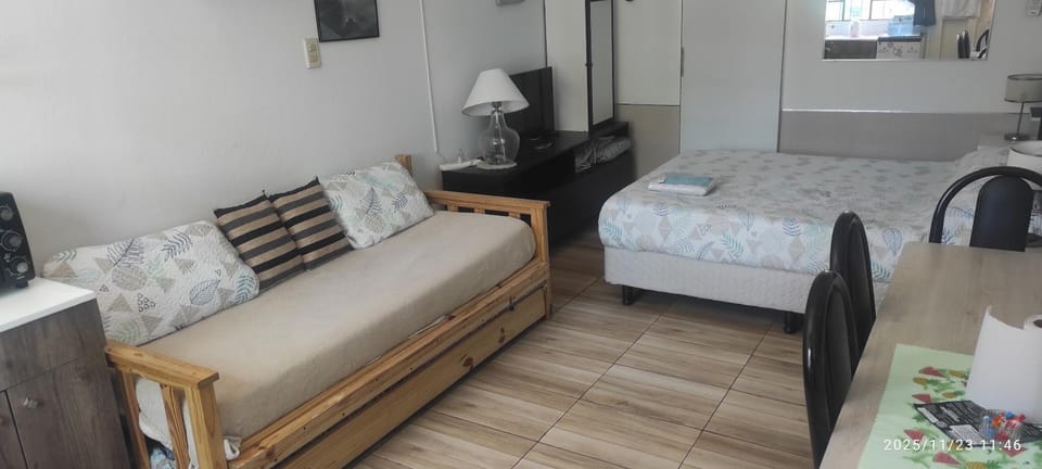 Ezeiza 1 Nuestro lugar a 15 minutos del aeropuerto TRANFER OPCIONAL DESDE Y AL AEROPUERTO DE EZEIZA o Aeroparque LAS 24 horas pet friendly Apartment in Uruguay