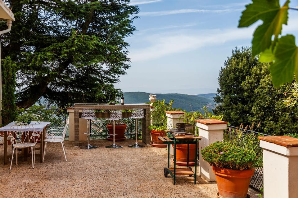 Natural landscape, Balcony/Terrace, Balcony/Terrace, Dining area, Garden view, Inner courtyard view