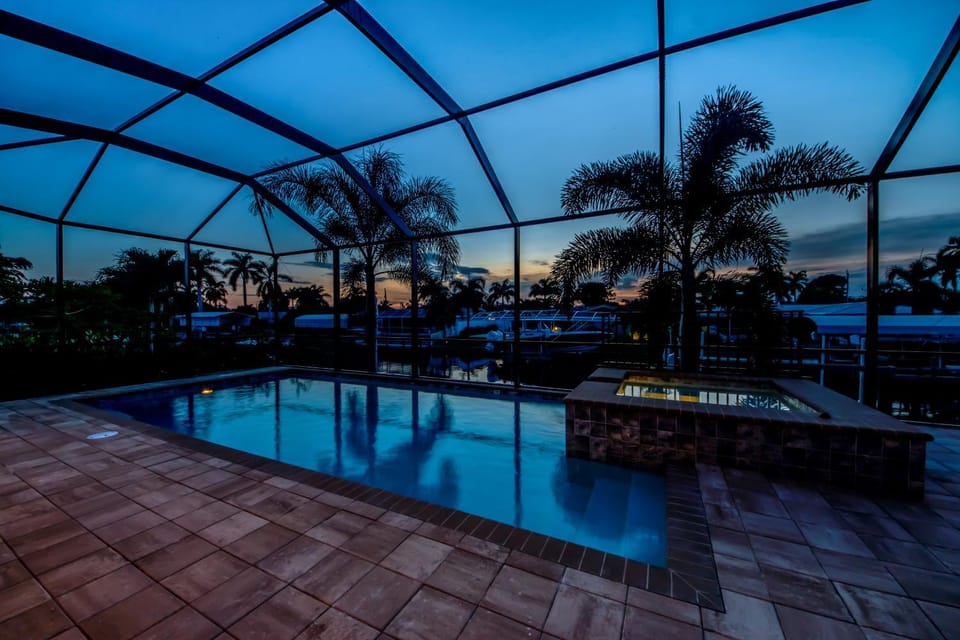 Villa Mayfair, Cape Coral House in Cape Coral