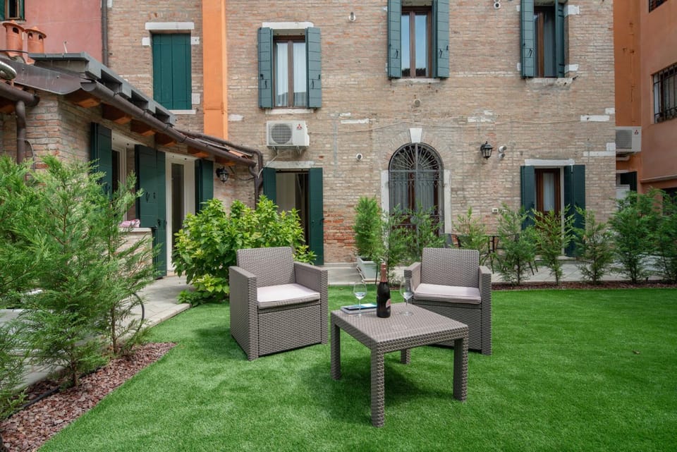 Property building, Patio, Garden