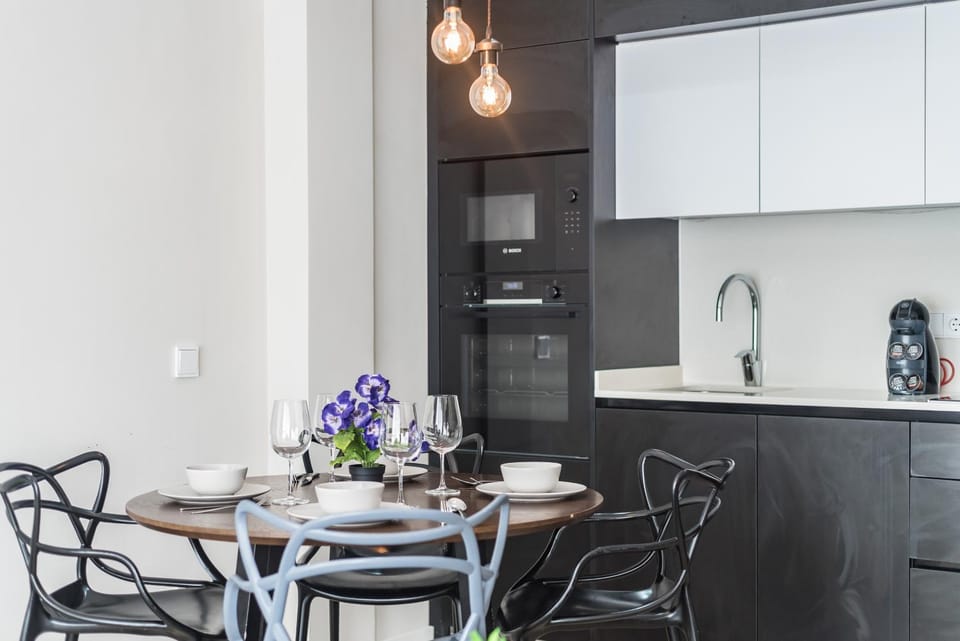 Kitchen or kitchenette, Dining area, minibar