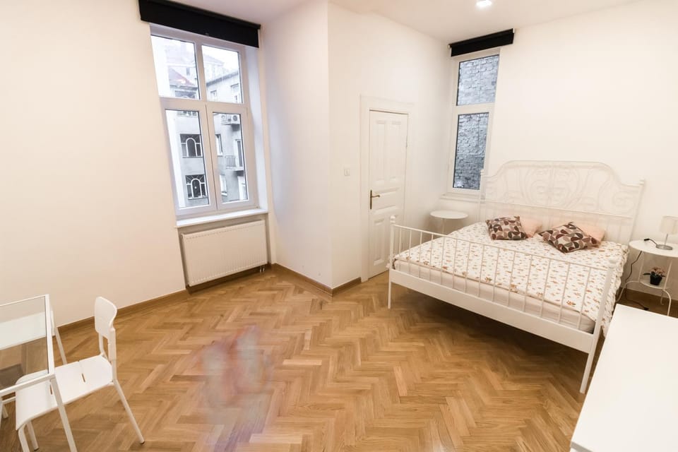 Bed, Photo of the whole room, Bedroom