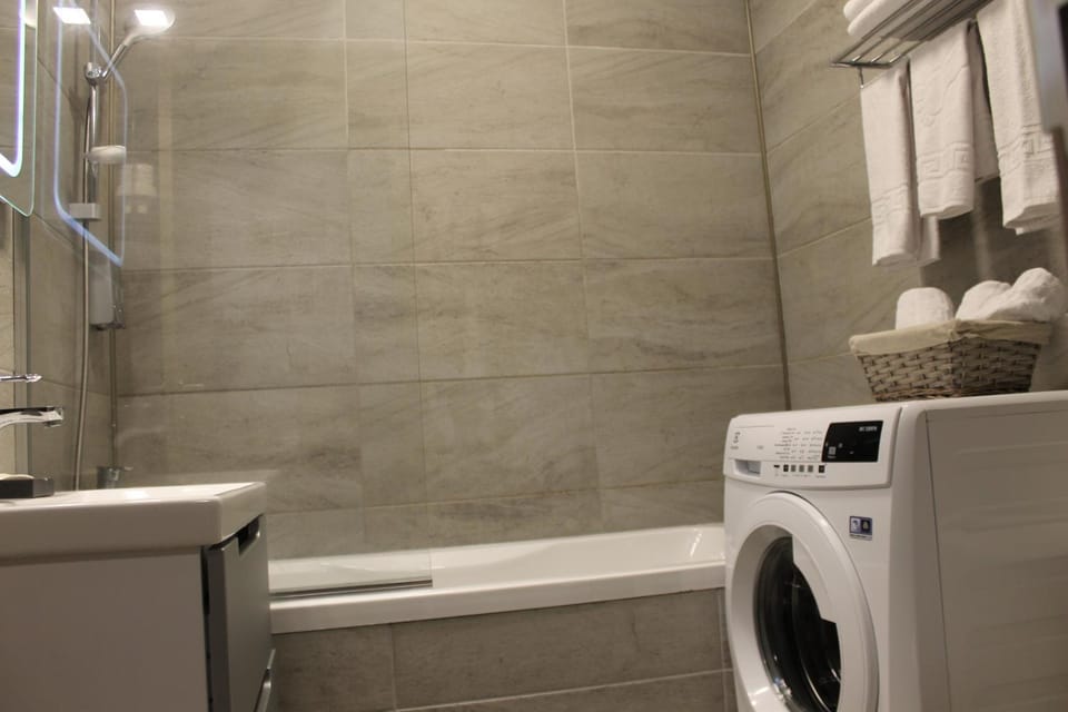 Bathroom, Bath, washing machine