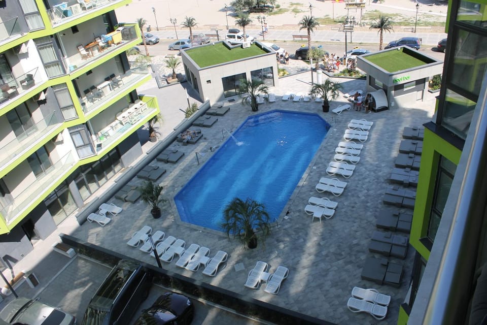 Day, View (from property/room), Balcony/Terrace, Pool view, Swimming pool