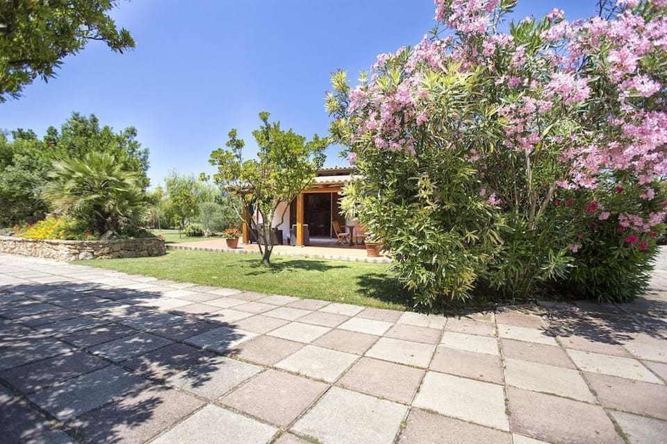 Property building, Garden view, Parking