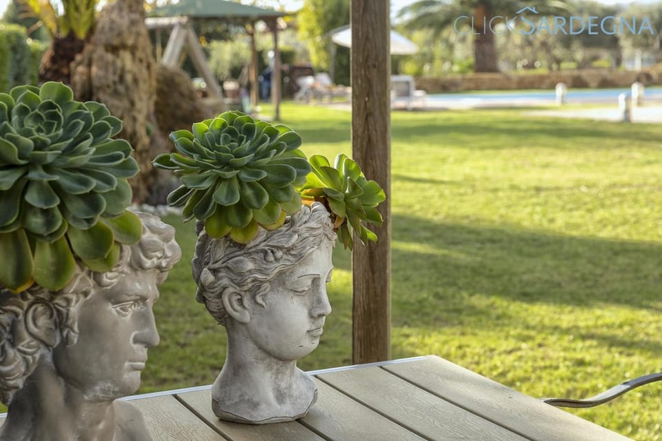 Garden, Decorative detail, Garden view