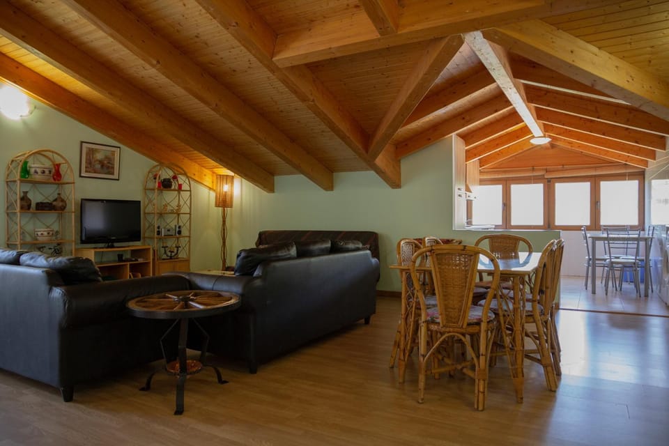 CASA RURAL MIRADOR DE PINARES House in Castile and León