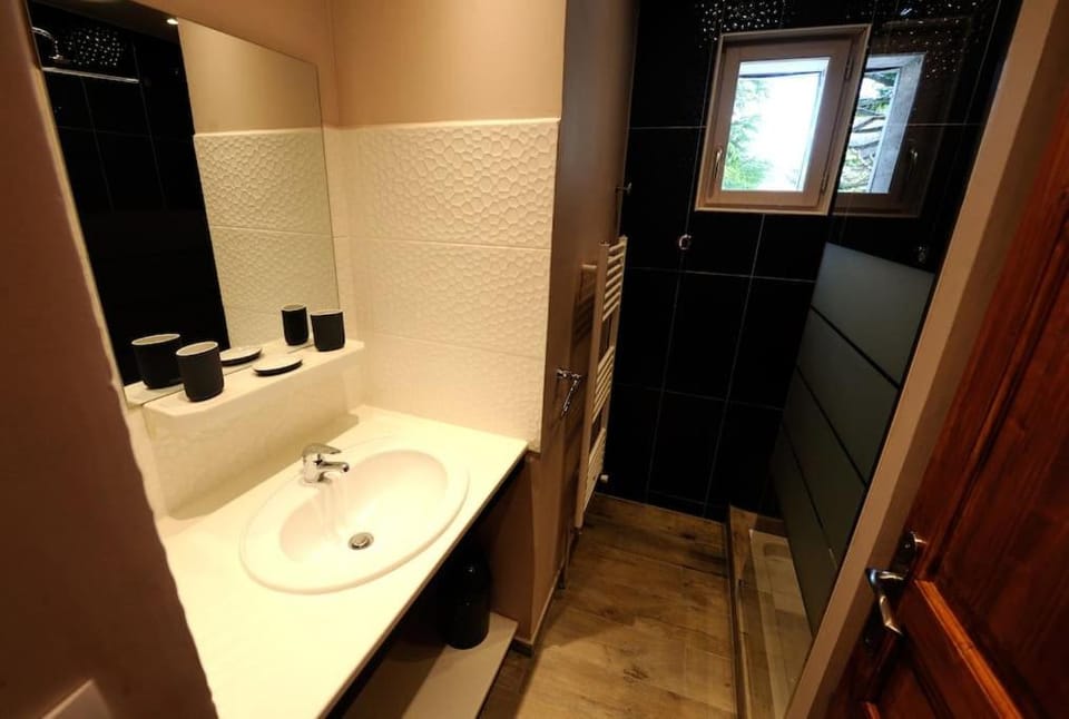 Shower, Bathroom, On site