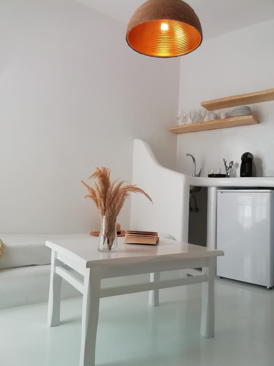 Kitchen or kitchenette, Seating area, Dining area