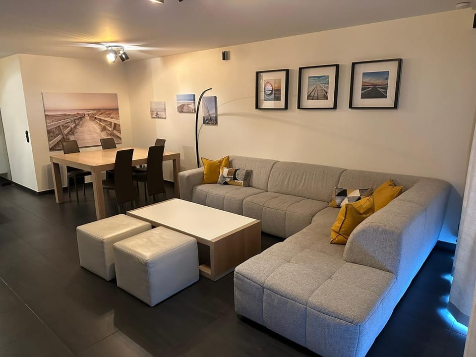 Panoramic view on beach, ships, sea - place to be Apartment in Ostend