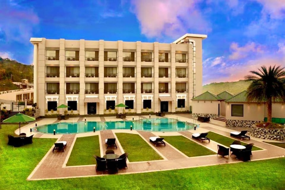 Pool view, Swimming pool