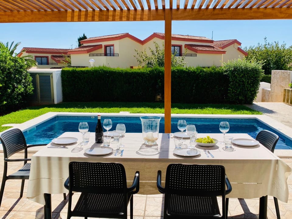 Patio, Garden, Balcony/Terrace, Dining area, Swimming pool, Swimming pool