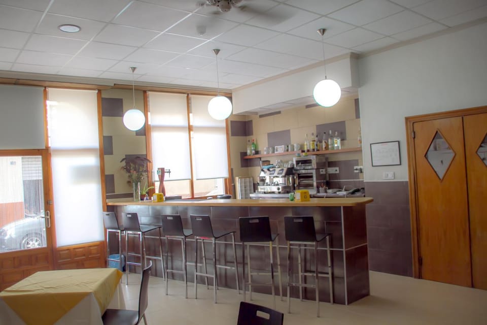 Day, Lounge or bar