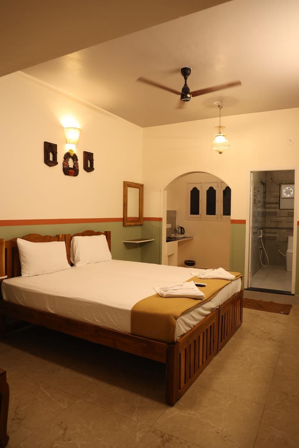 Bed, Photo of the whole room, Bedroom