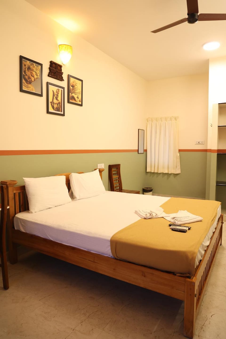 Bed, Photo of the whole room
