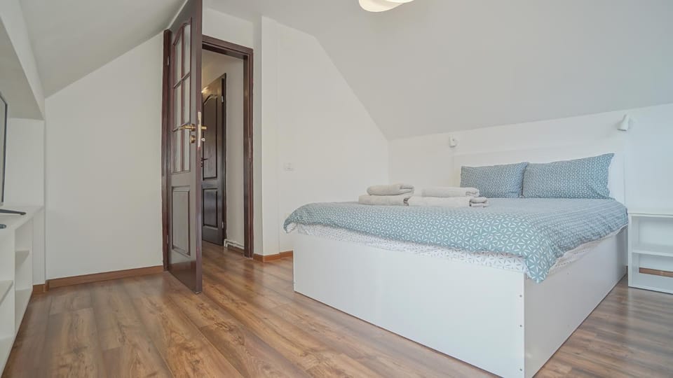 Coroni Residence - Cazare Delegati si Muncitori Brasov Bed and Breakfast in Brasov