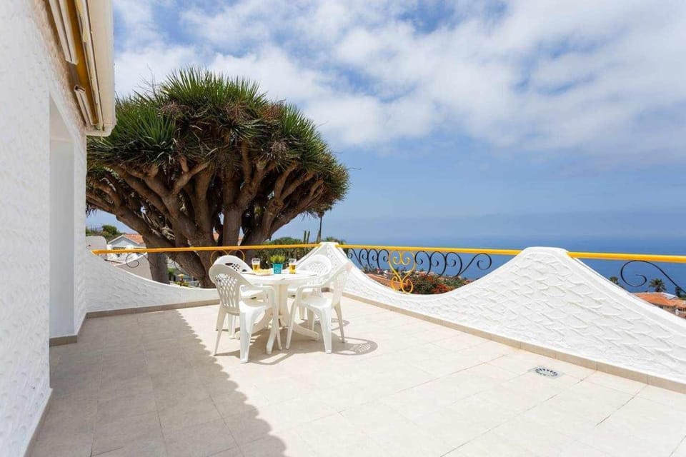 Acogedora Vivienda en Tenerife con vistas& piscina Apartment in Canary Islands