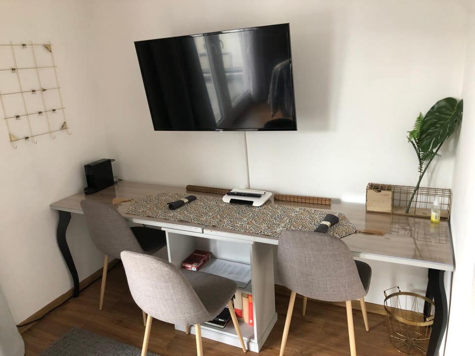 TV and multimedia, Dining area