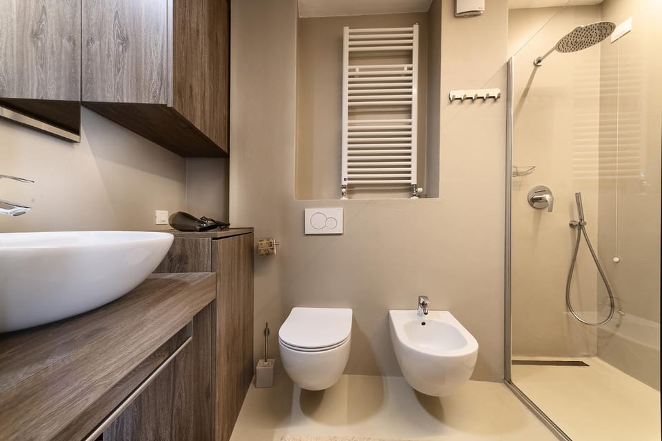 Shower, Toilet, bidet