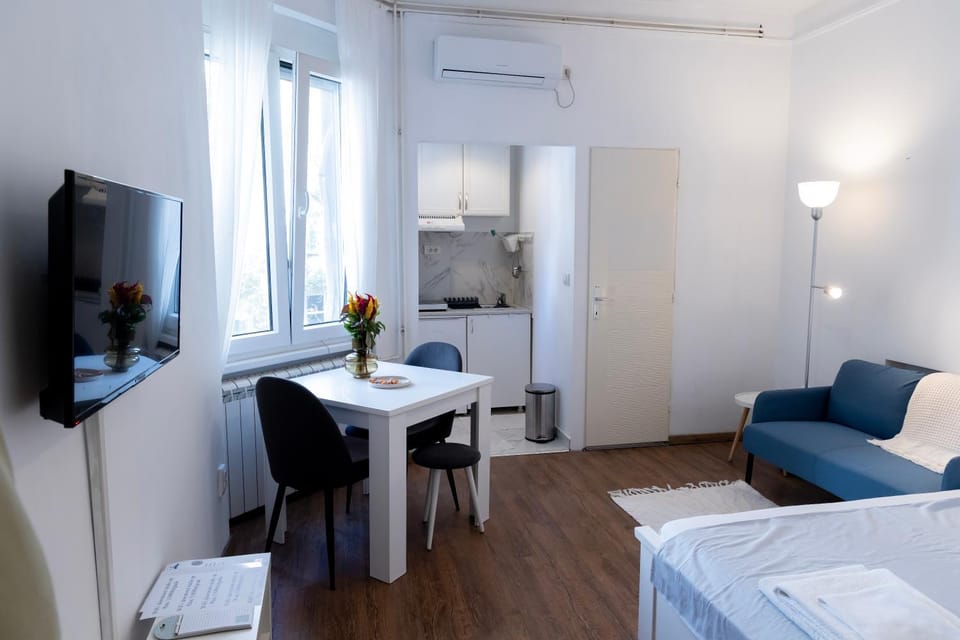 Photo of the whole room