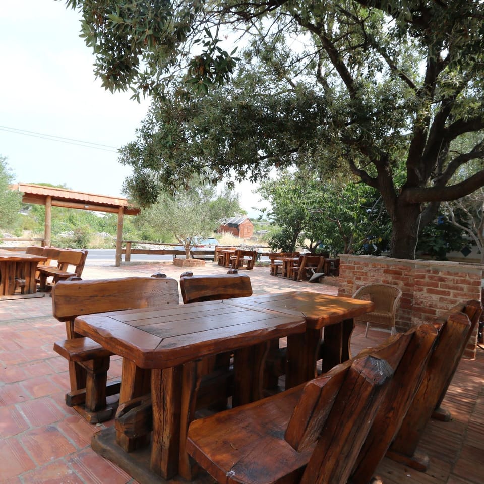 Restaurant/places to eat, Garden