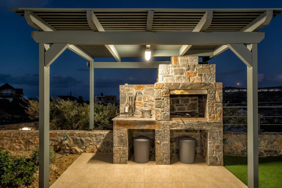 Patio, BBQ facilities