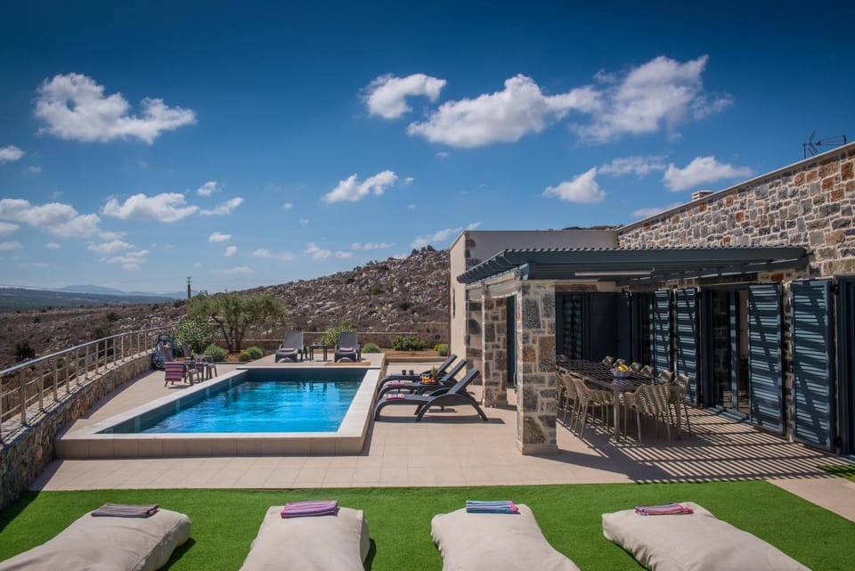 Patio, Mountain view
