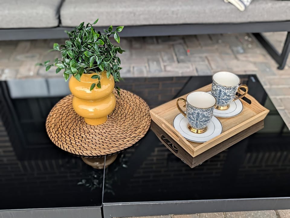 Coffee/tea facilities, Seating area