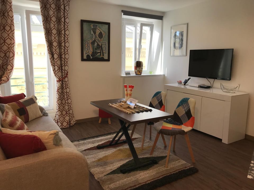 Chouette Massena Apartment in Nice