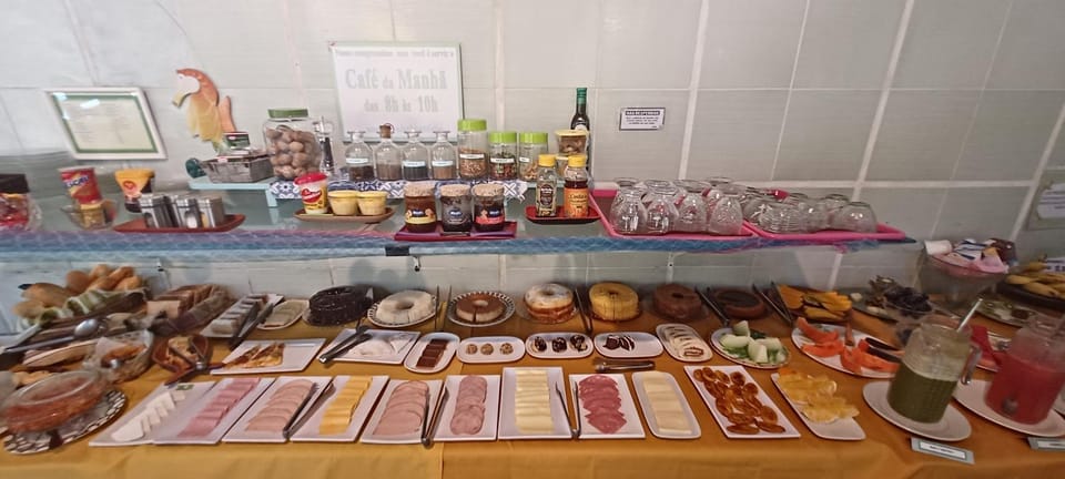Food and drinks, Food, Breakfast, Continental breakfast, Buffet breakfast, Drinks