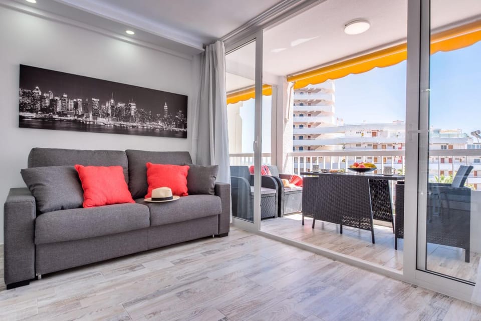 Communal lounge/ TV room, Balcony/Terrace, Living room