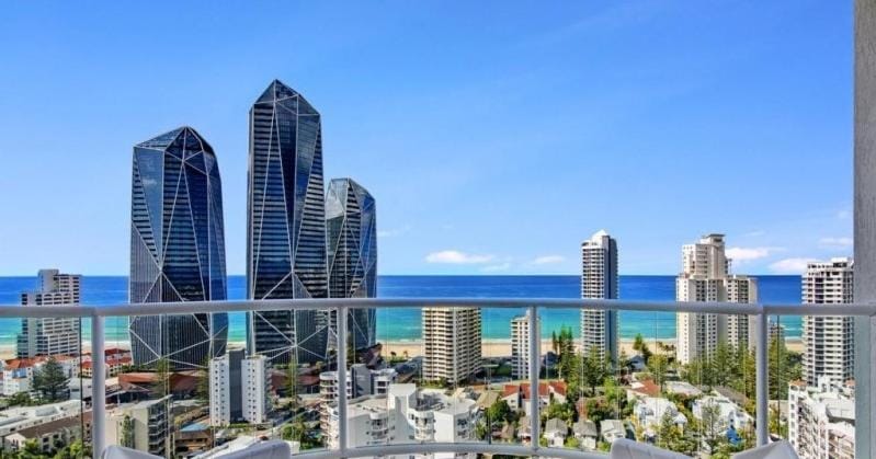 Deluxe Private Apartment and Studio - Ocean Views Apartment in Surfers Paradise