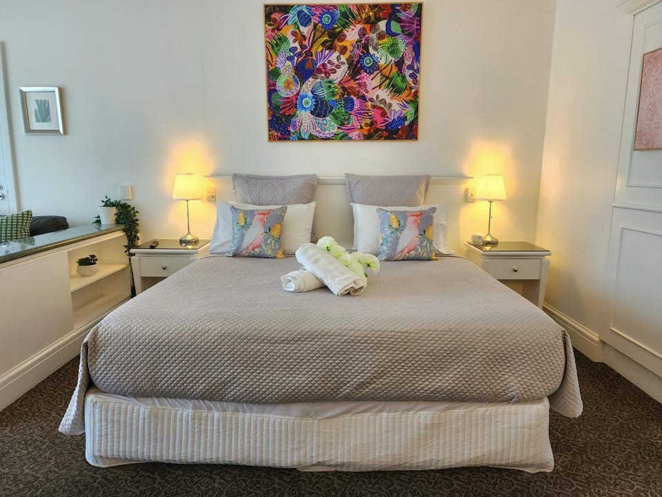 Deluxe Private Apartment and Studio - Ocean Views Apartment in Surfers Paradise