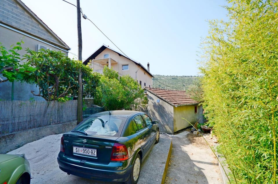Property building, Parking