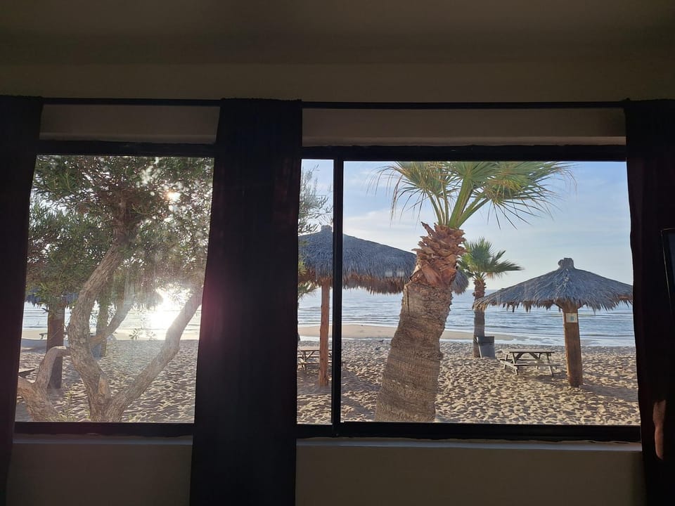 #36 Bungalow Seaside Hotel & Victors RV Park Apartment in San Felipe