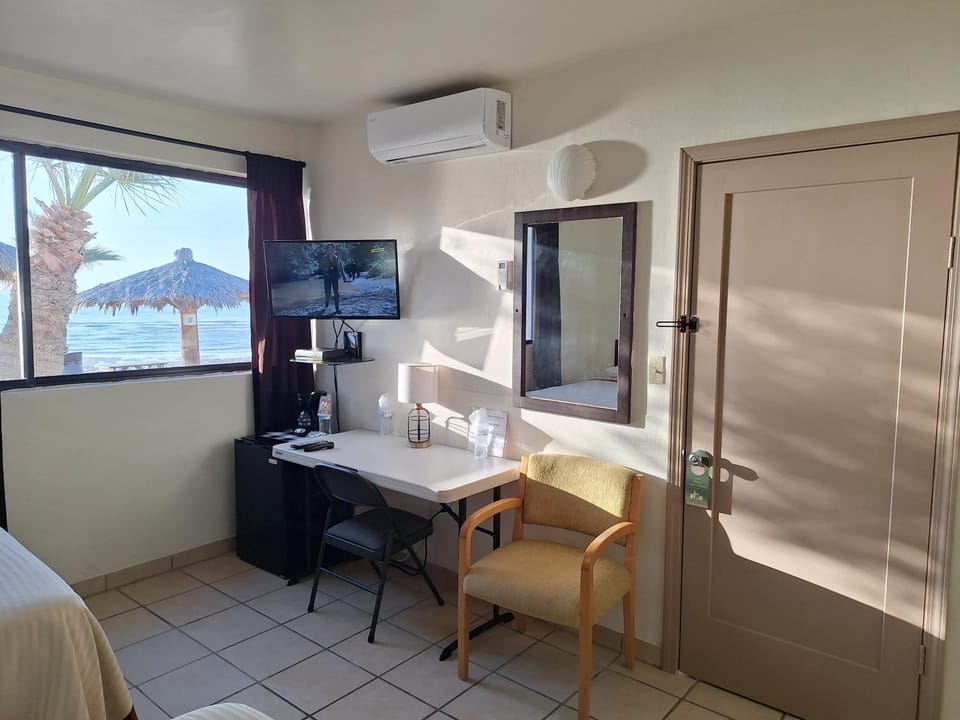 #36 Bungalow Seaside Hotel & Victors RV Park Apartment in San Felipe