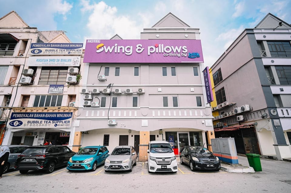 Swing & Pillows - Sunway Pyramid PJ Hotel in Subang Jaya