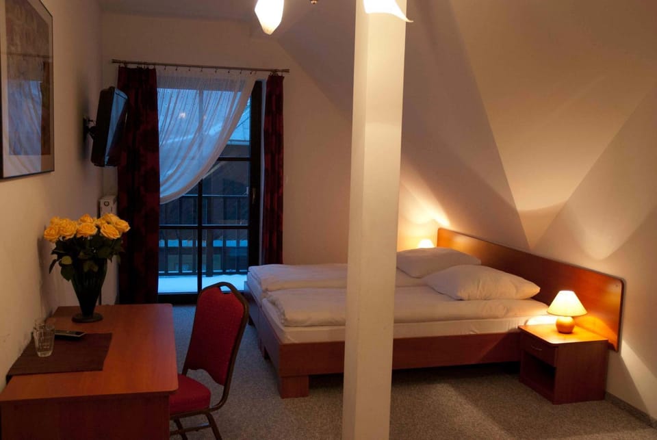 Bed, Photo of the whole room